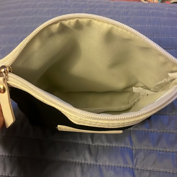 Black Pretty Simple canvas pouch - Picture 3 of 3